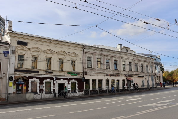 Как выглядит самая дорогая торговая улица Казани: фото