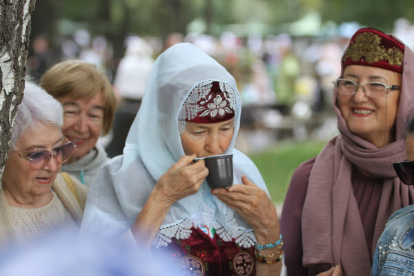 Декада пожилых людей закончится, забота о них продолжится