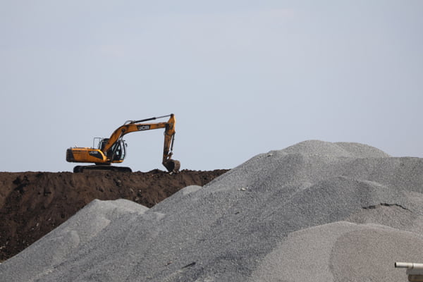 «Суда не могут подойти к берегам»: стройкомплекс Татарстана накрыл «ценовой шторм» песка и гравия