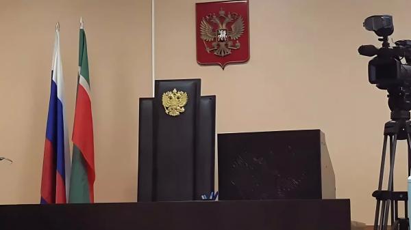 Суд принял иск «Казаньоргсинтеза» к жительнице Казани по защите деловой репутации