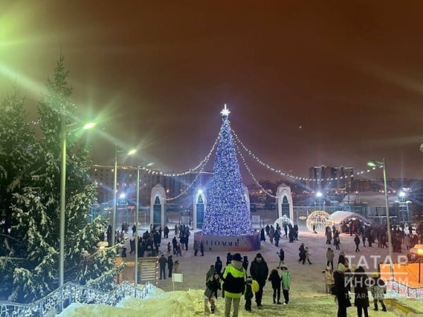 Поверить в чудо детям в Казани поможет елочный городок ипподрома
