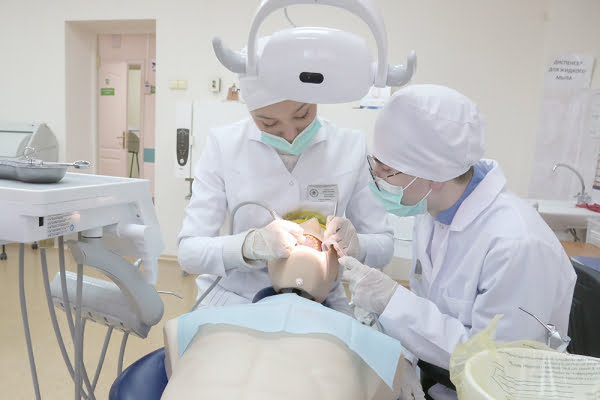 Как в Казани готовят стоматологов в клинике без пациентов