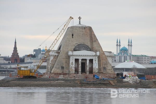 «Важно было решить вопросы с водой»: в Казани продолжается реставрация храма-памятника павшим воинам