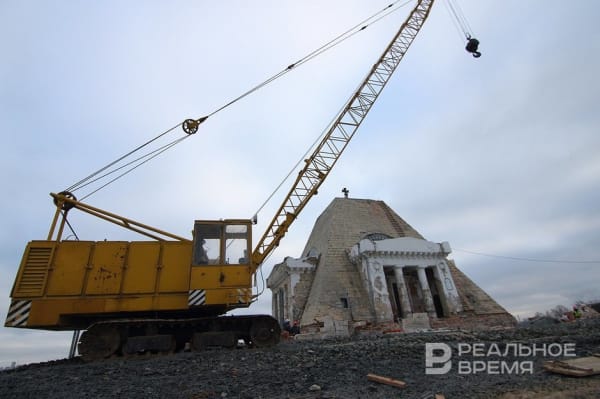 «Важно было решить вопросы с водой»: в Казани продолжается реставрация храма-памятника павшим воинам