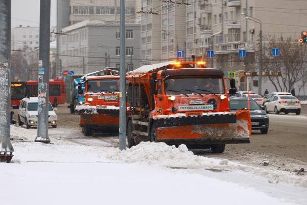 Казанские коммунальщики победили первую метель в городе, но не дефицит кадров